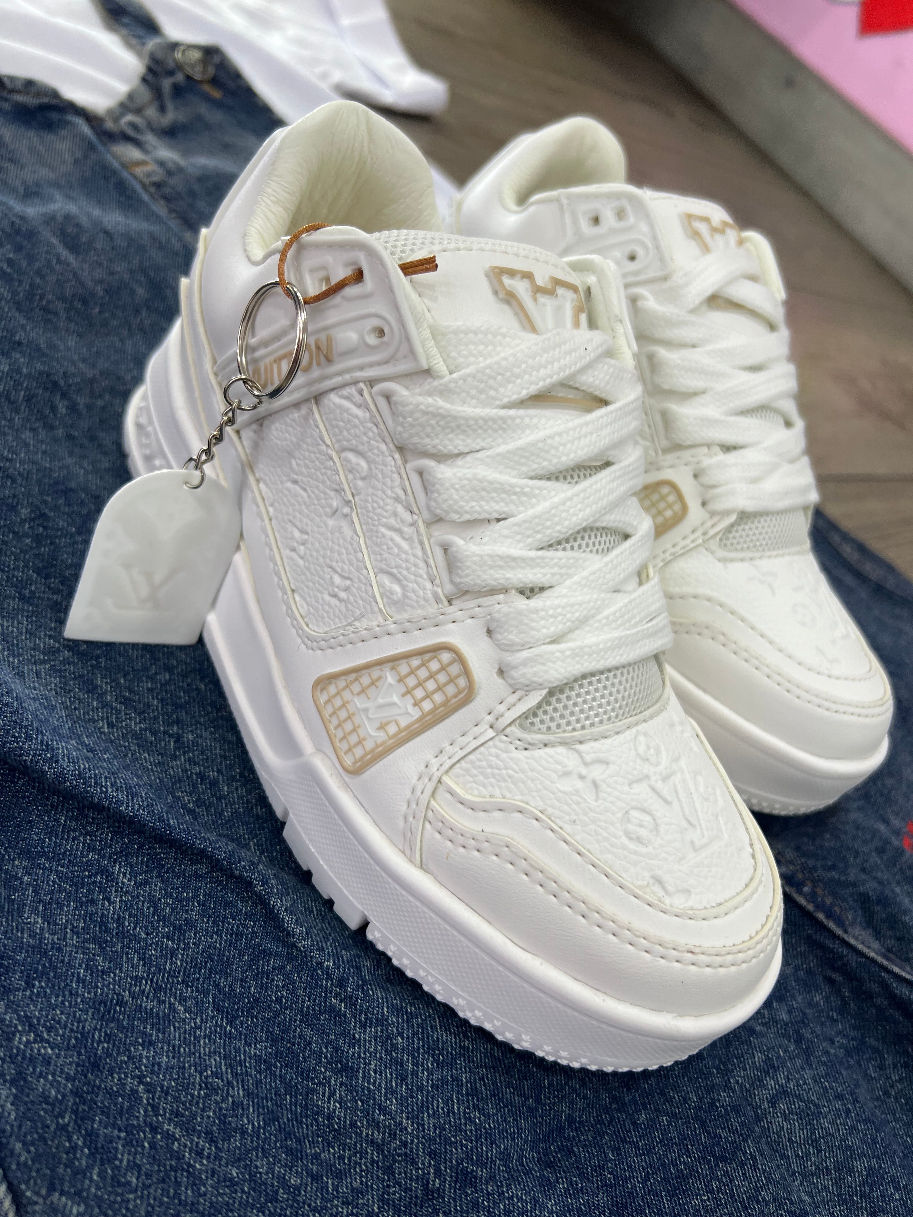 Tenis