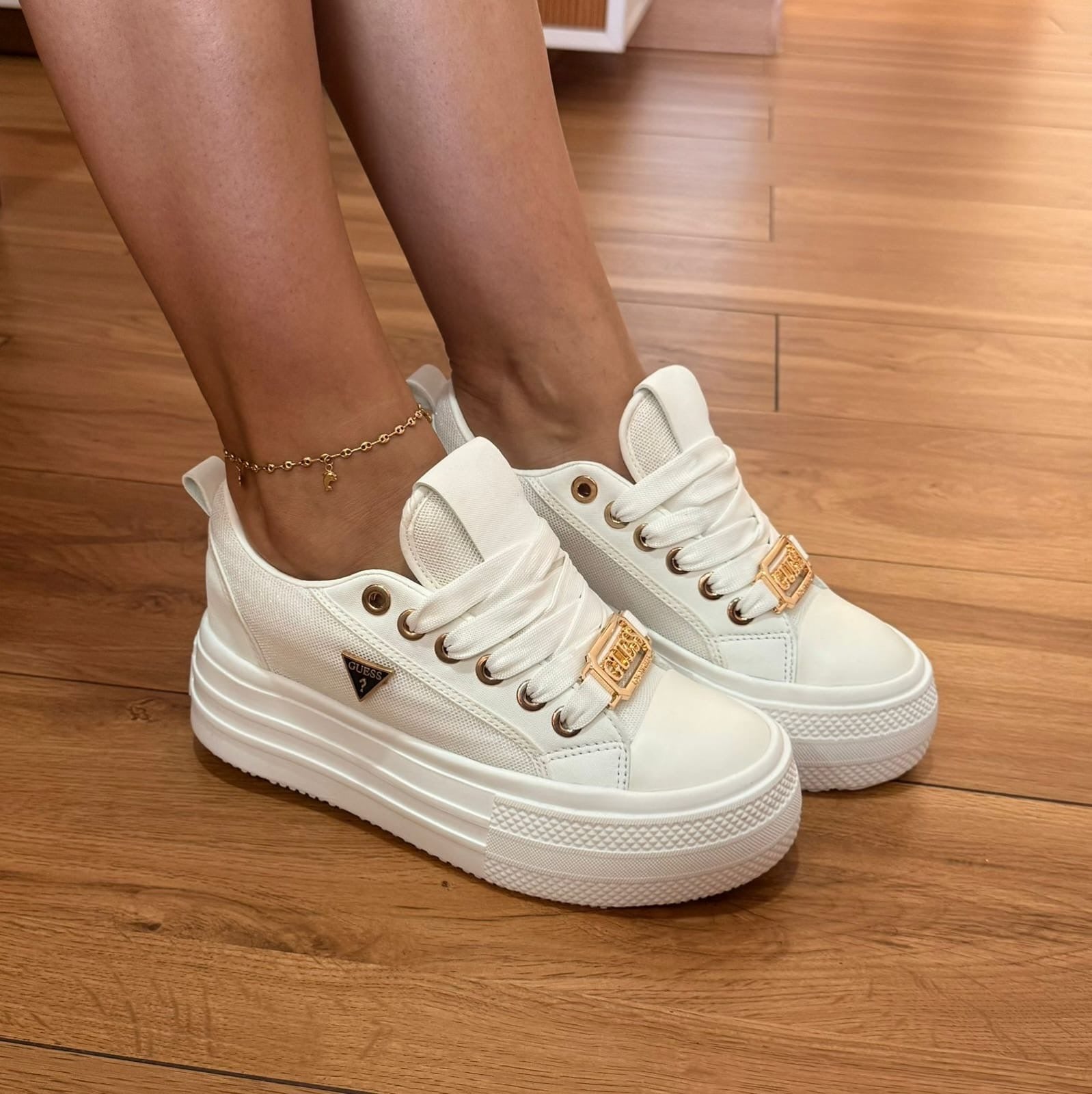 Tenis