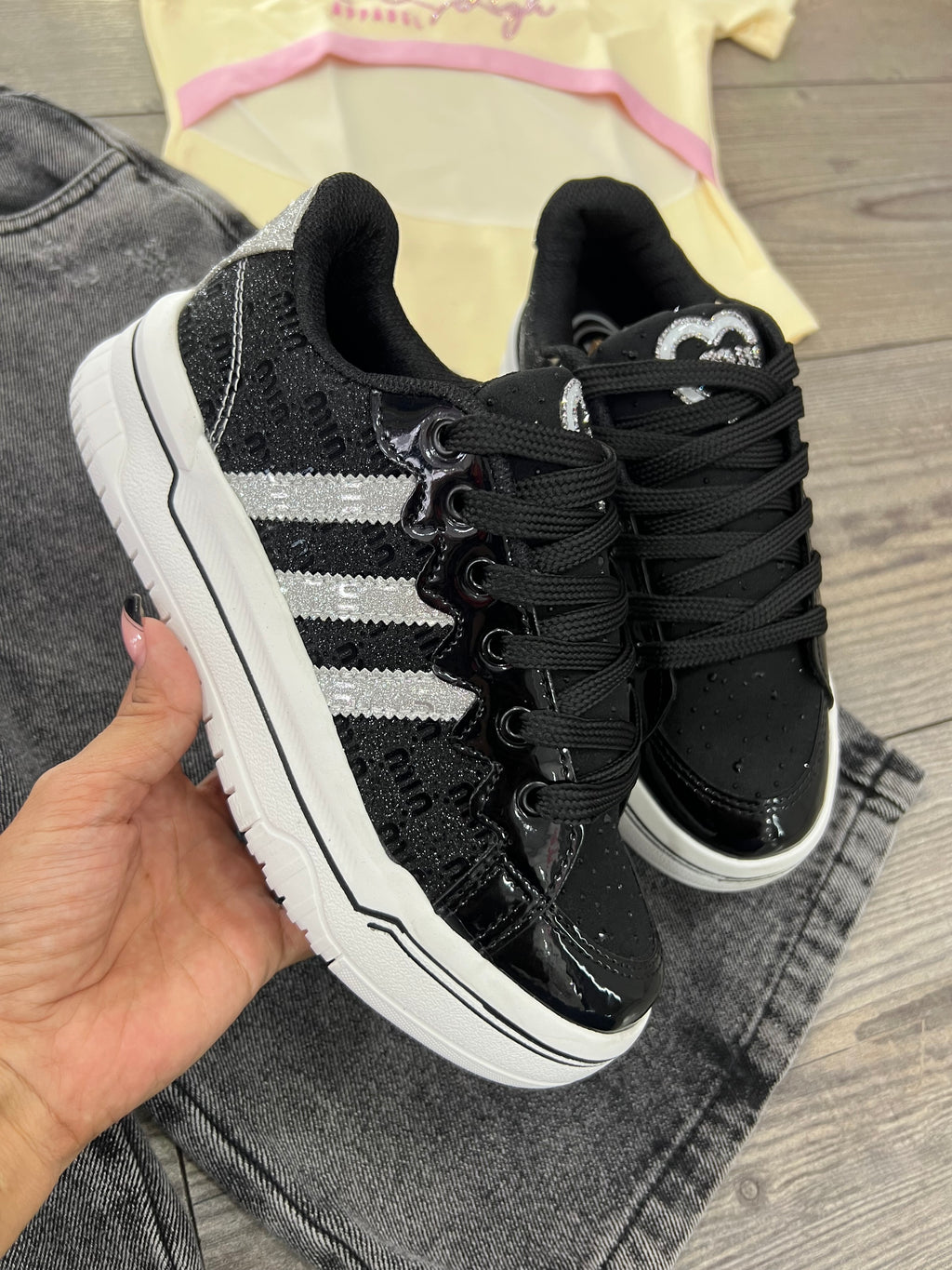 Tenis
