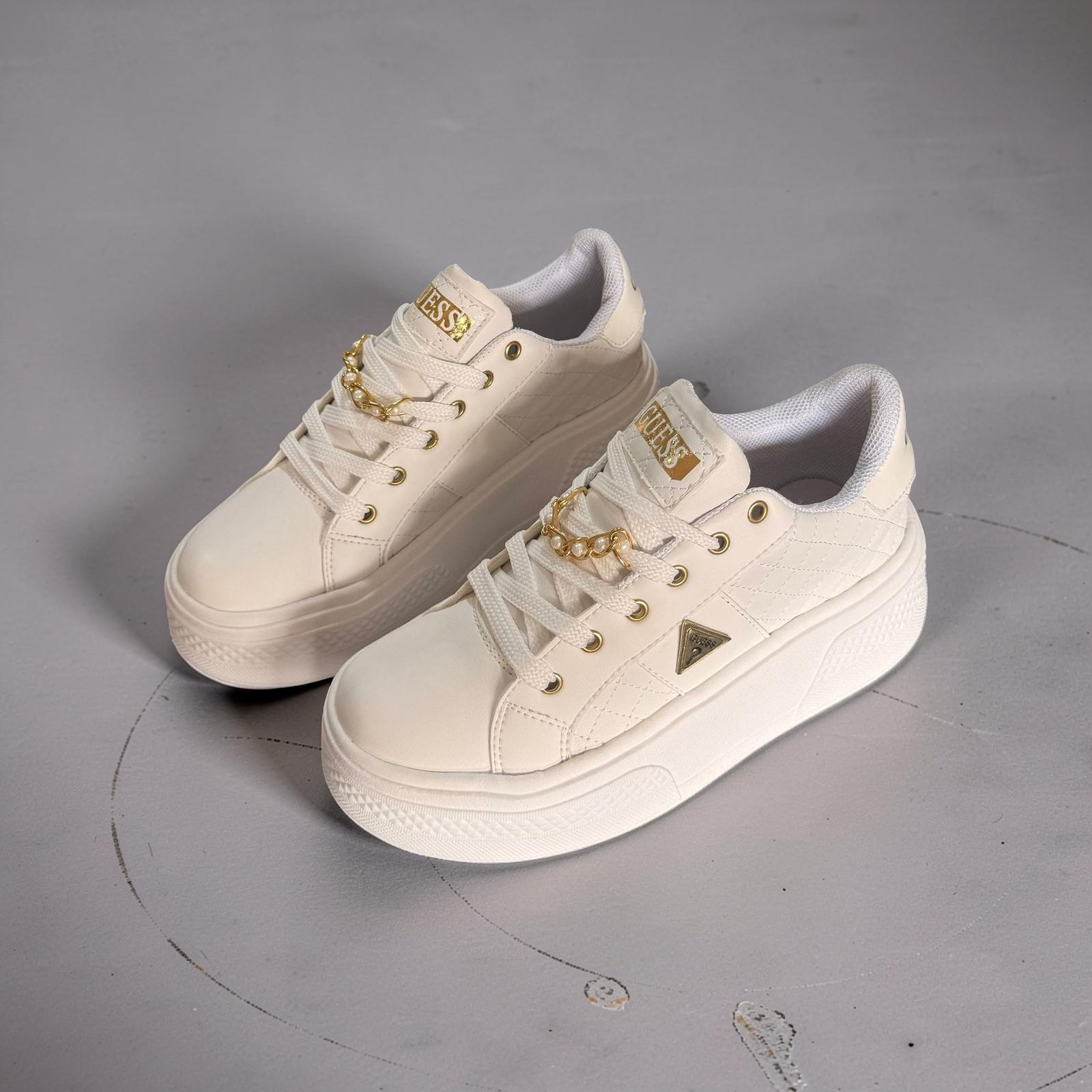 Tenis